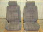 Twee Recaro stoelen.